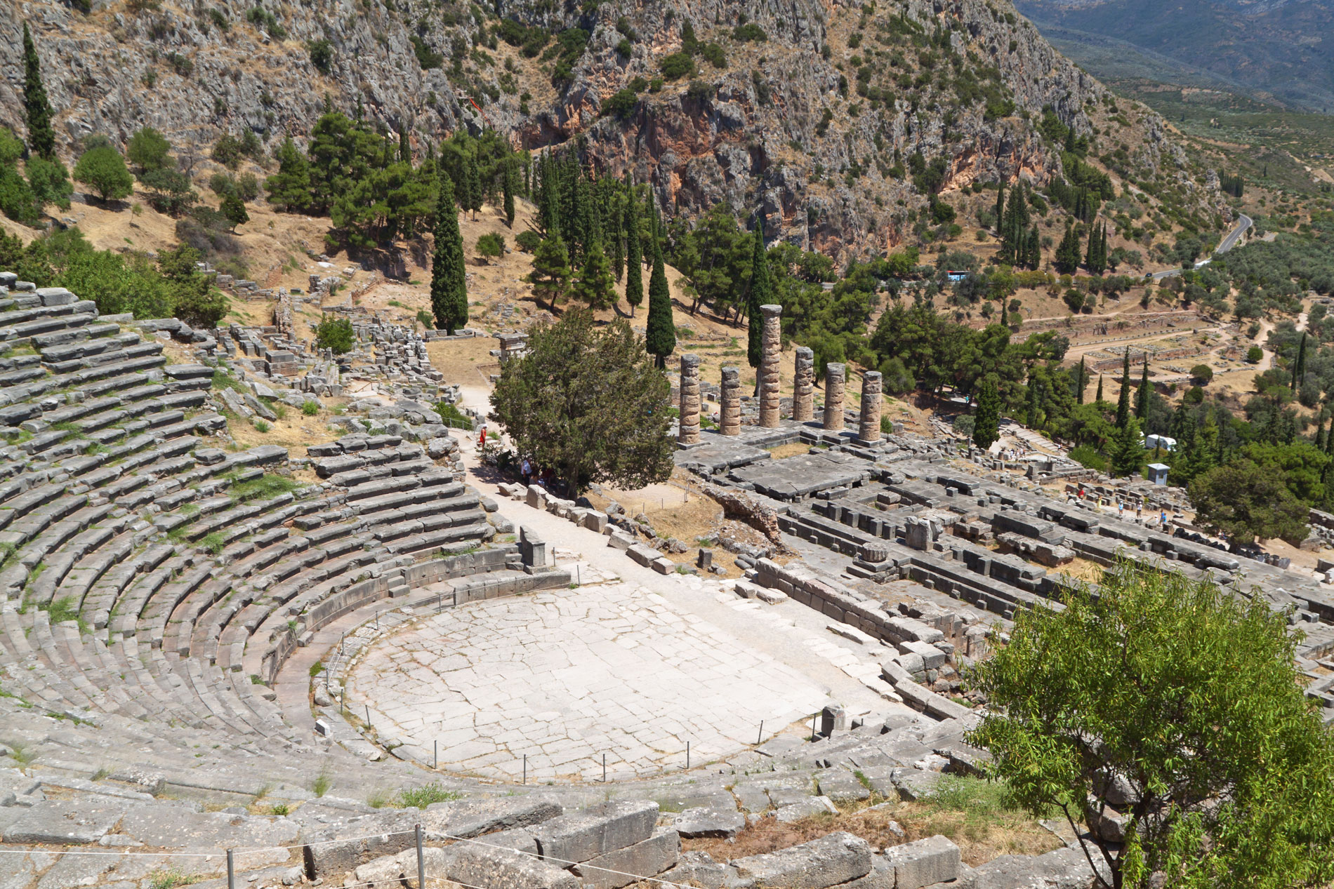 TEMPLE OF APOLLON DELFI ARACHOVA